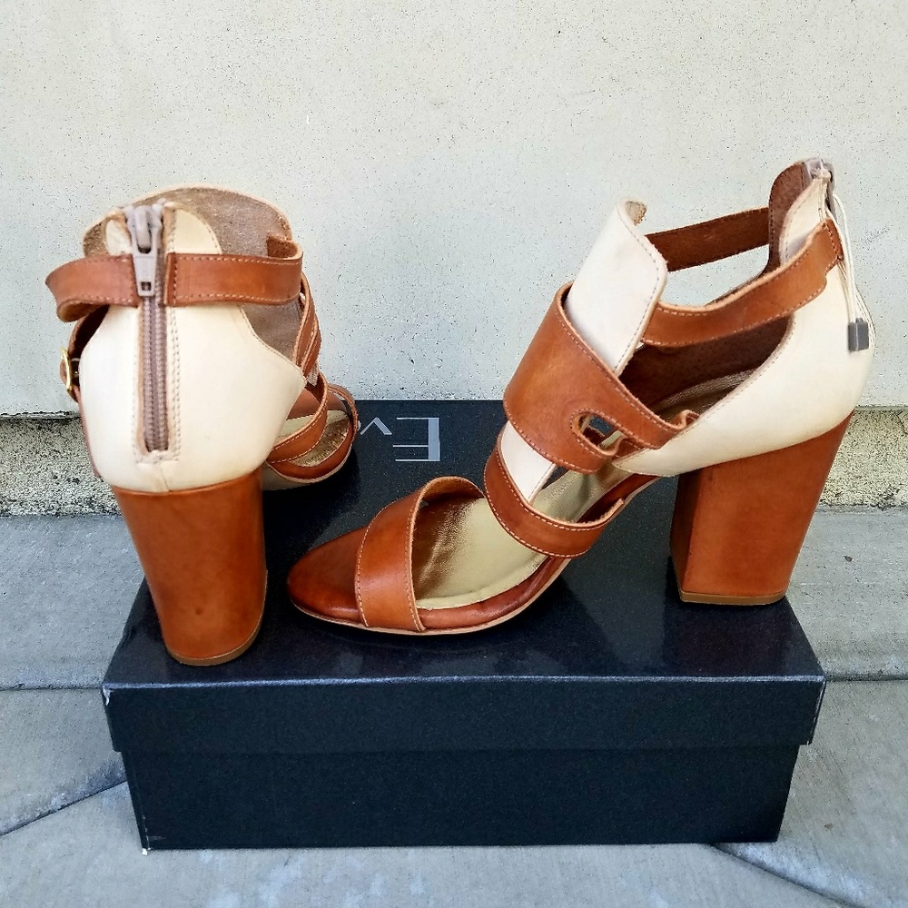 Gorgeous Evado Leather Sandals - Picture 4 of 5